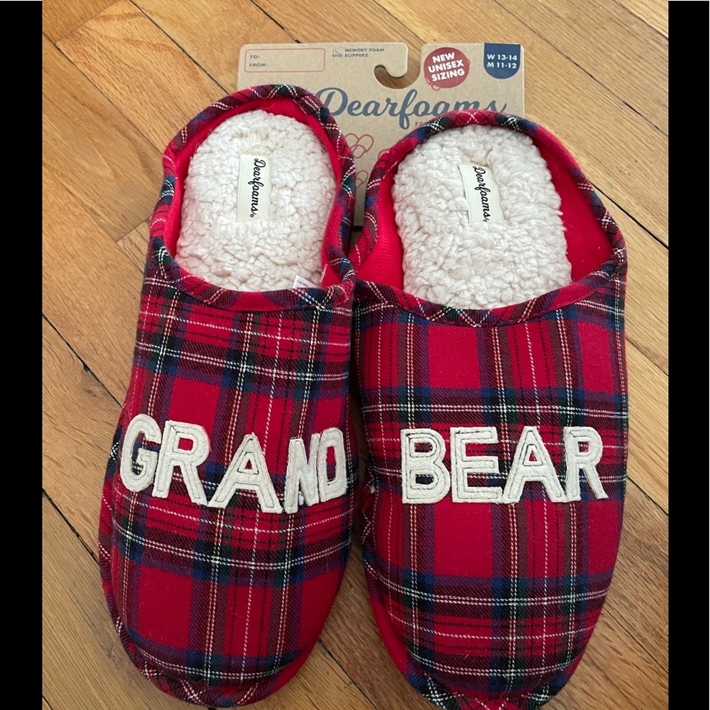 NWT dearfoam slippers unisex